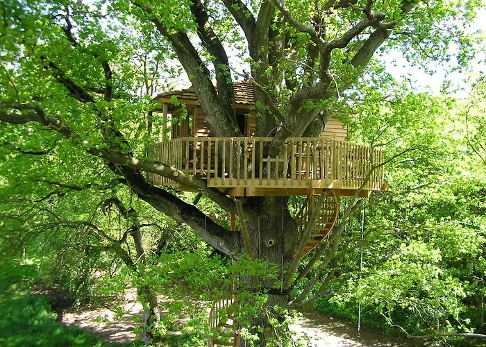 Cabanes et chambre à la Bernardiere